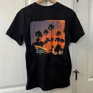 In n out burger tee shirt mens and women’s size medium sunset short sleeve i255